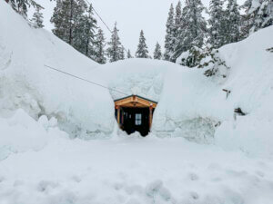 Snow storm powder heavy snow Court Leve